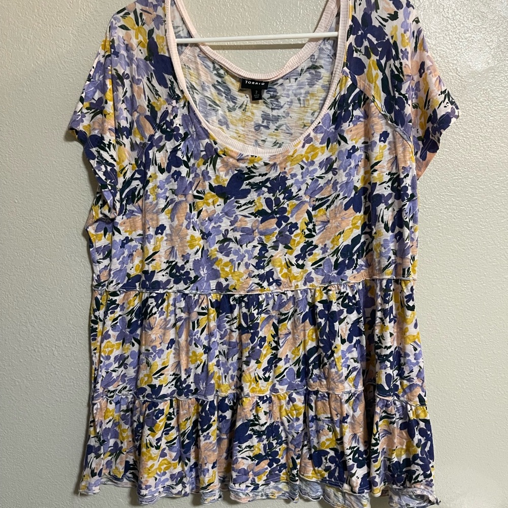Torrid size 2 Floral Print Women's Top